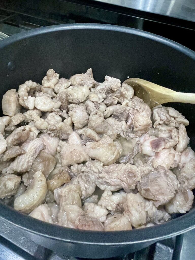 Raw bighorn sheep fat for rendering into lard